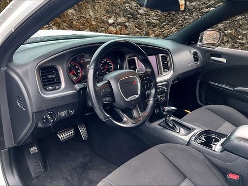 Used 2022 Dodge Charger R/T w/ Blacktop Package image 11