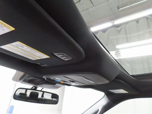 Used 2025 Ford F150 Platinum w/ FX4 Off-Road Package image 25