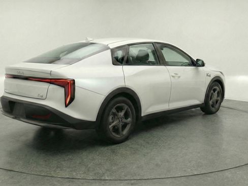 Used 2025 Kia K4 FWD image 9