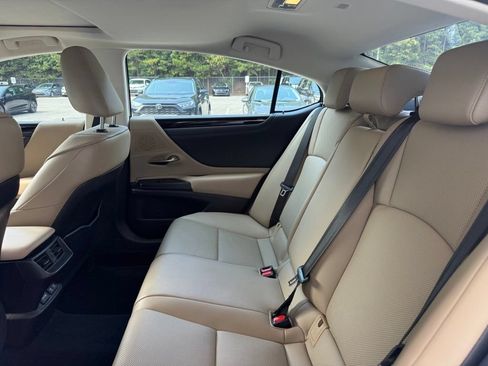 Used 2020 Lexus ES 350 w/ Premium Package FWD image 10