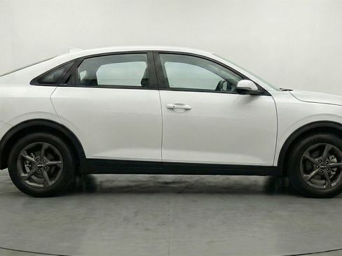 Used 2025 Kia K4 LXS image 11