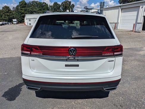 New 2026 Volkswagen Atlas SE image 5