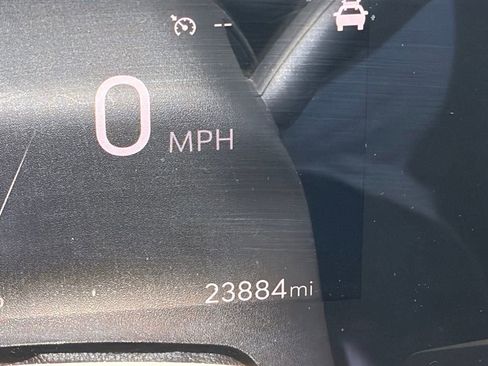 Used 2025 Buick Encore GX Preferred AWD/4WD image 13
