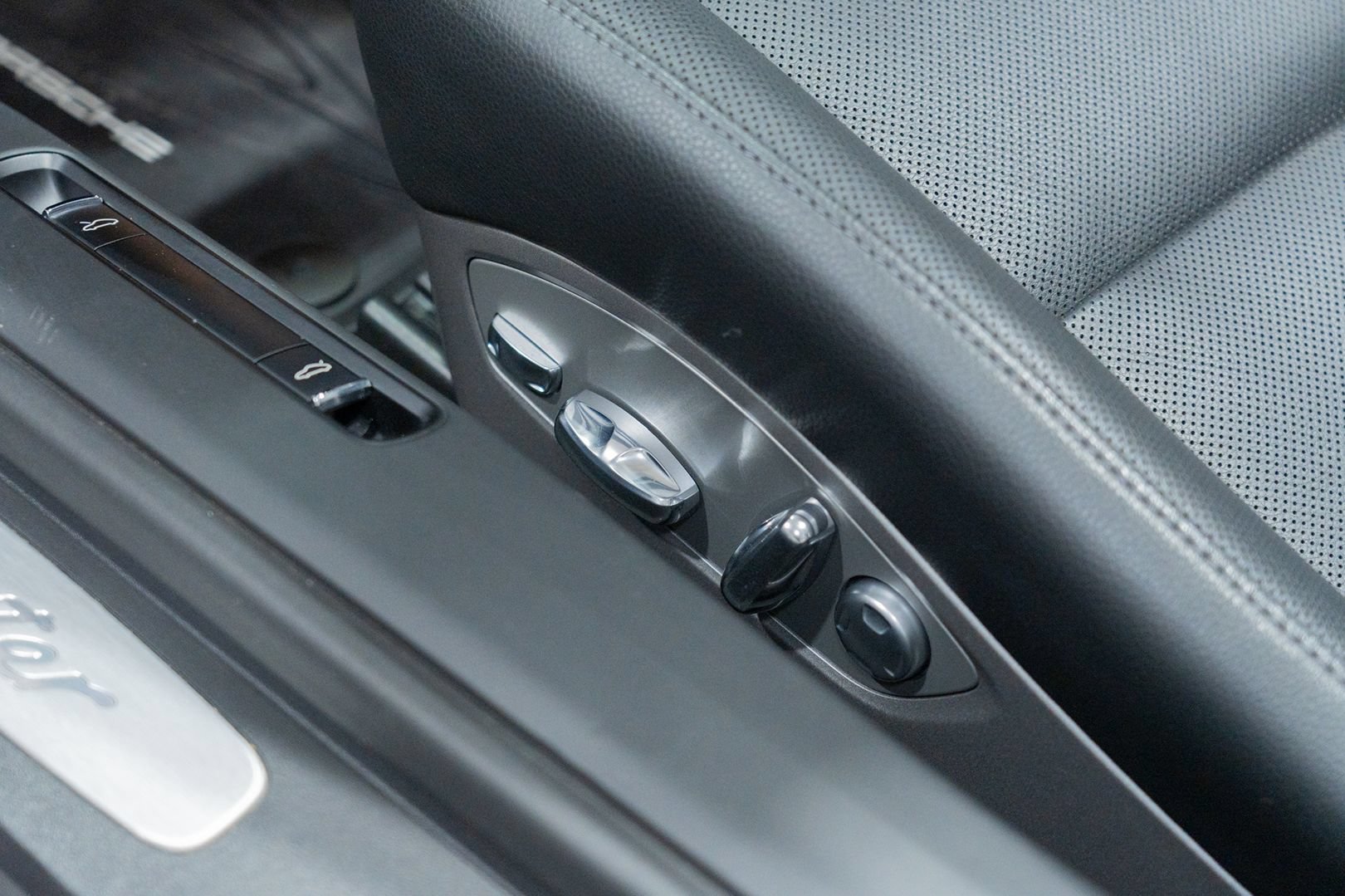 Used 2013 Porsche Boxster RWD image 19