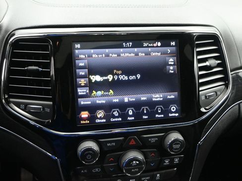 Used 2020 Jeep Grand Cherokee Overland image 15