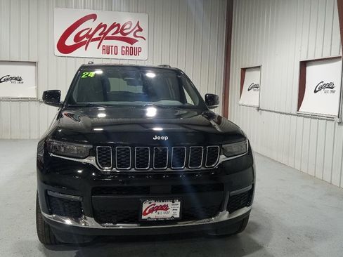 Used 2024 Jeep Grand Cherokee L Limited w/ Luxury Tech Group II image 3