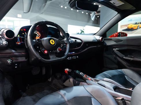 Certified 2021 Ferrari F8 Tributo RWD image 27