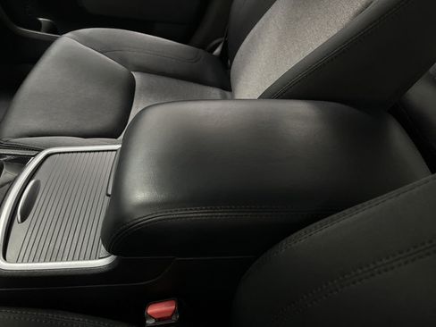 Used 2023 Chrysler 300 Touring w/ Sport Appearance Package RWD image 17