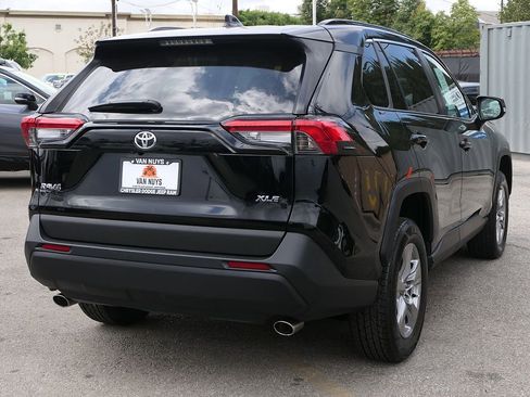 Used 2024 Toyota RAV4 XLE FWD image 3