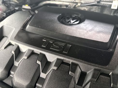Used 2023 Volkswagen Tiguan SE FWD image 33