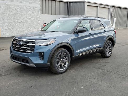 New 2026 Ford Explorer Active w/ Active Comfort Package image 3