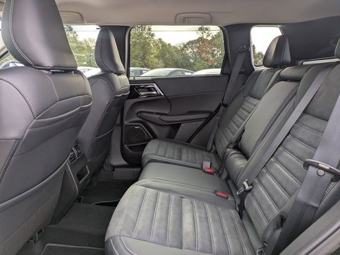 New 2026 Mitsubishi Outlander SE FWD image 14