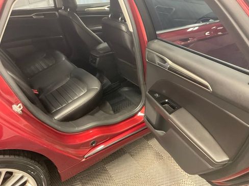Used 2014 Ford Fusion SE w/ Equipment Group 502A FWD image 27