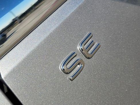 New 2024 Volkswagen Atlas SE image 8