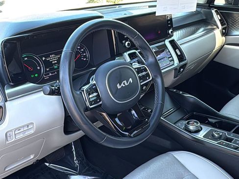 Used 2023 Kia Sorento EX image 23