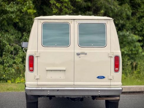 Used 1990 Ford E-150 and Econoline 150 RWD image 10