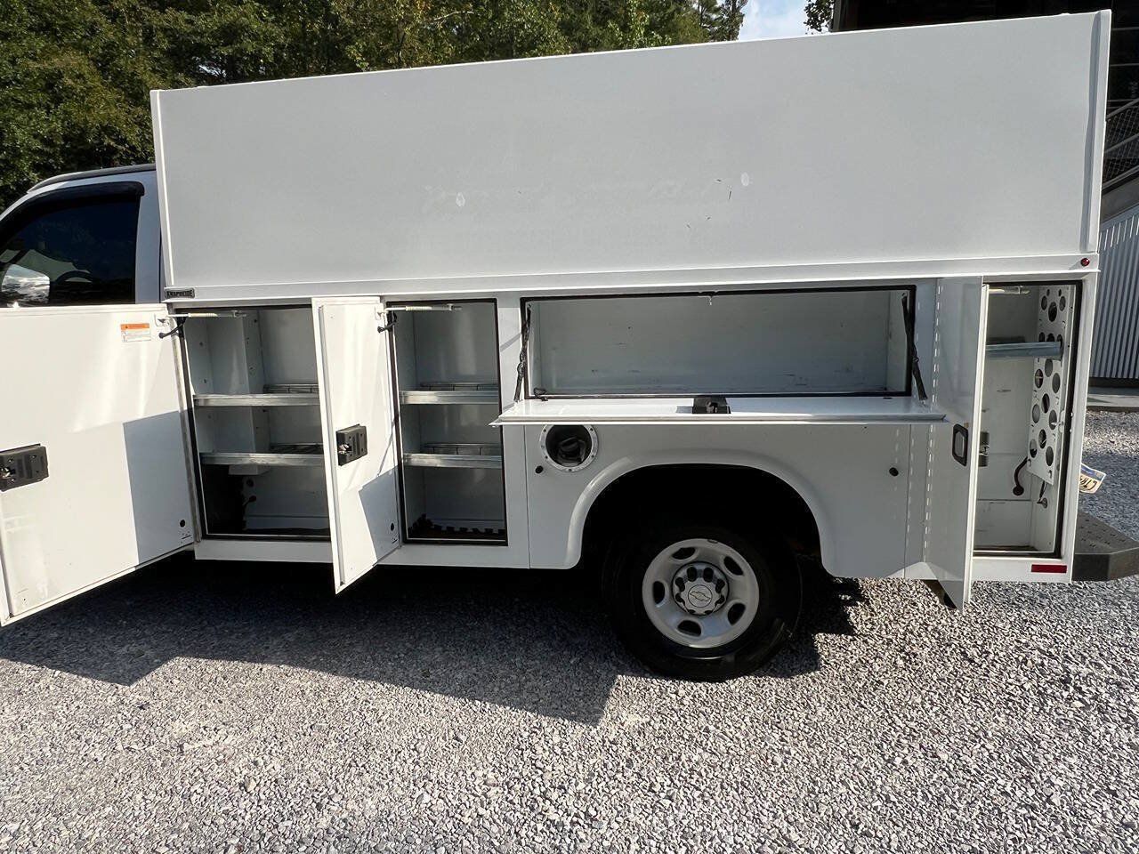 Used 2023 Chevrolet Express 3500 w/ Power Convenience Package RWD image 9