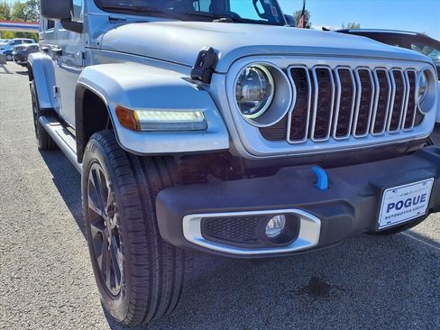 Used 2024 Jeep Wrangler Unlimited Sahara image 23