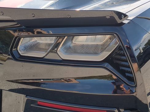 Used 2017 Chevrolet Corvette Z06 w/ Chrome Badge Package image 37