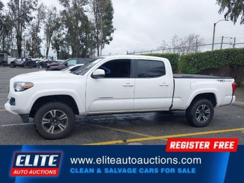 Used 2018 Toyota Tacoma TRD Sport w/ Technology Package image 27