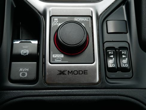 Used 2023 Subaru Forester Premium AWD/4WD image 32