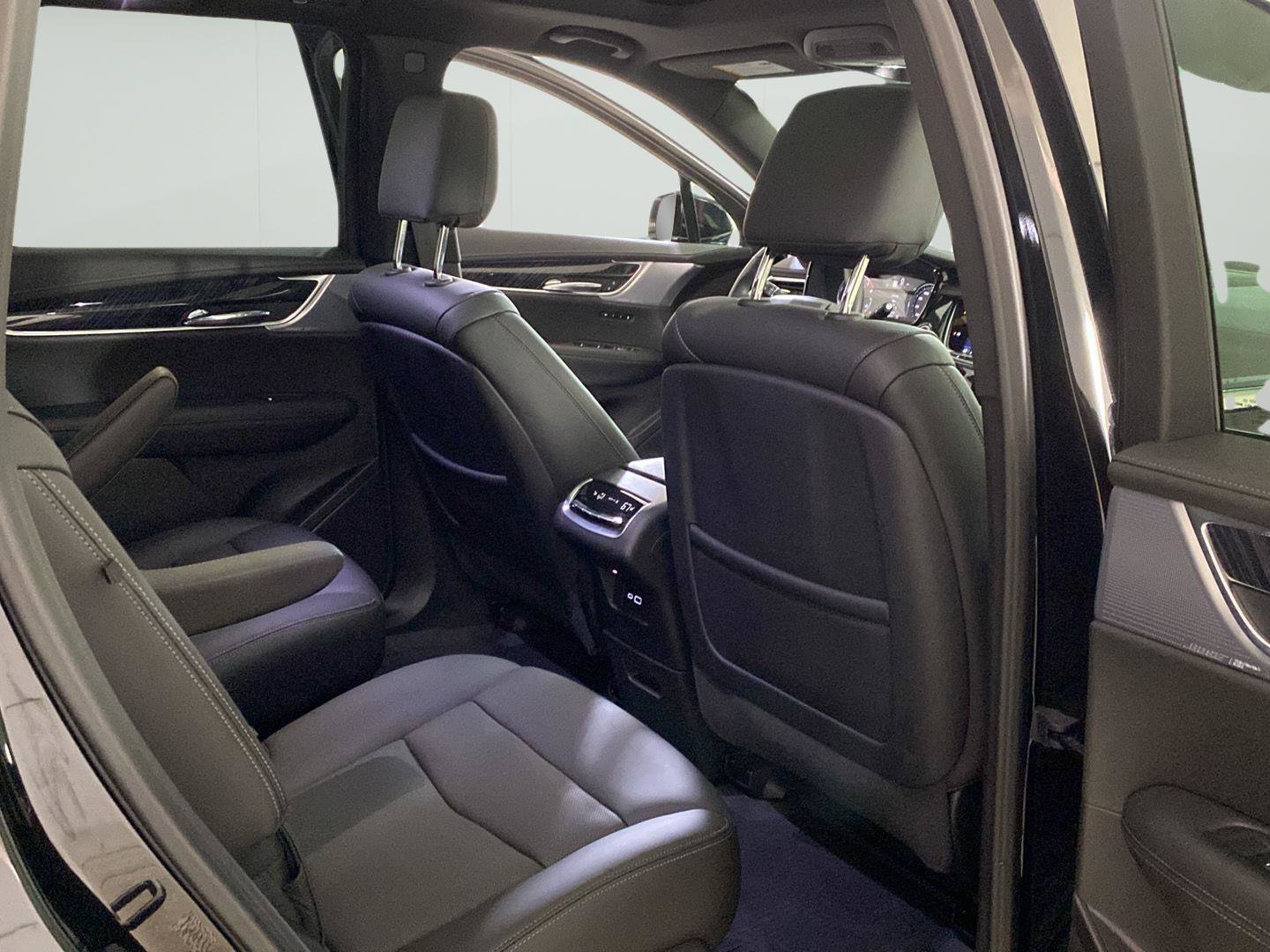 Certified 2024 Cadillac XT6 Premium Luxury w/ LPO, Floor Liner Package AWD/4WD image 18