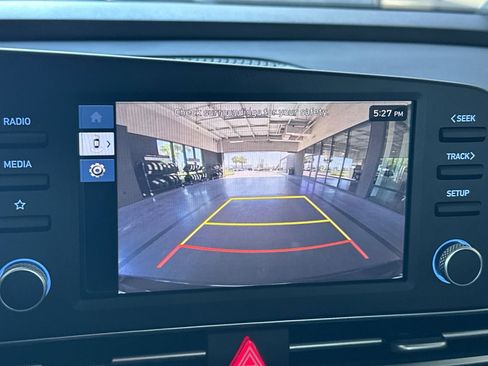 Used 2025 Hyundai Elantra SE FWD image 18