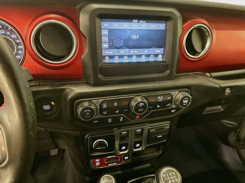 Used 2019 Jeep Wrangler Rubicon w/ Steel Bumper Group AWD/4WD image 26