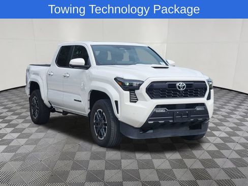 Used 2024 Toyota Tacoma TRD Sport w/ TRD Sport Premium Package AWD/4WD image 3