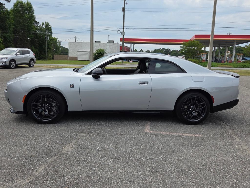 Used 2026 Dodge Charger Scat Pack w/ Blacktop Package AWD/4WD image 2