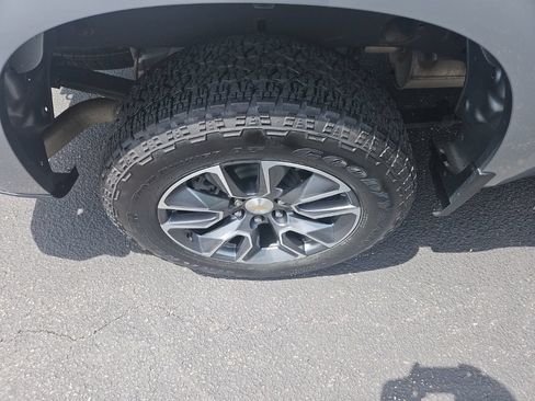 Used 2023 Chevrolet Silverado 1500 LT AWD/4WD image 12