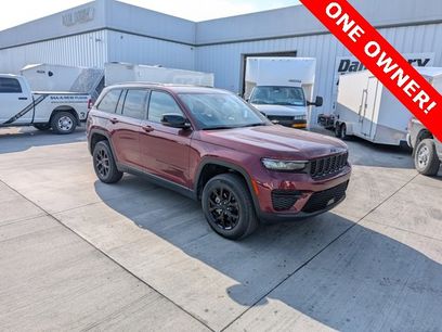 Used 2024 Jeep Grand Cherokee Altitude