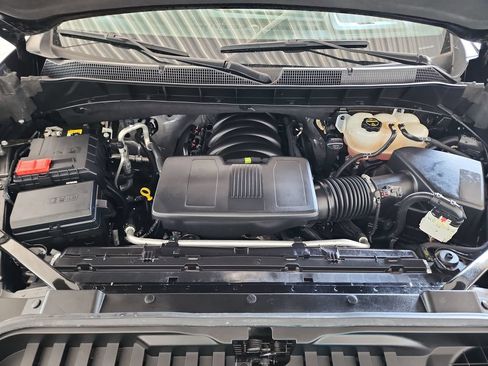 Used 2024 Chevrolet Silverado 1500 LT AWD/4WD image 42