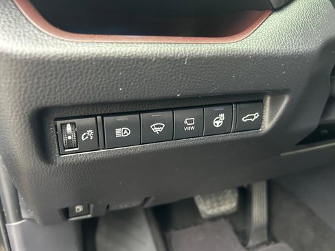 Used 2020 Toyota RAV4 Limited image 10