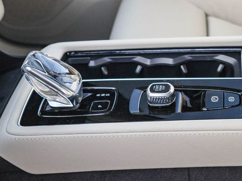 New 2026 Volvo XC90 T8 Ultra w/ Protection Package Premier image 29