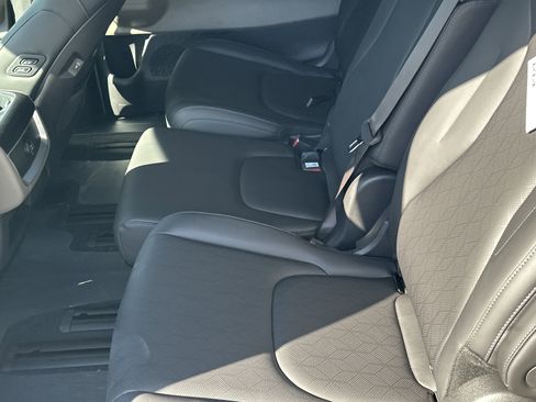 New 2026 Kia Carnival EX FWD image 13