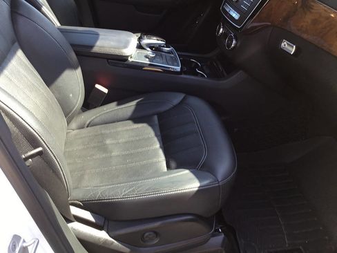 Used 2018 Mercedes-Benz GLS 450 4MATIC image 25