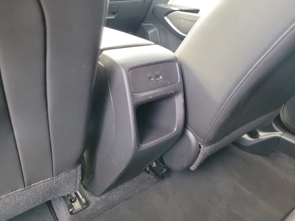 Used 2025 Chevrolet Trax LT FWD image 15
