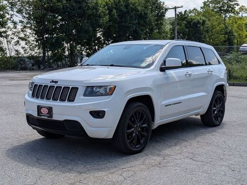 Used 2015 Jeep Grand Cherokee Altitude AWD/4WD image 10