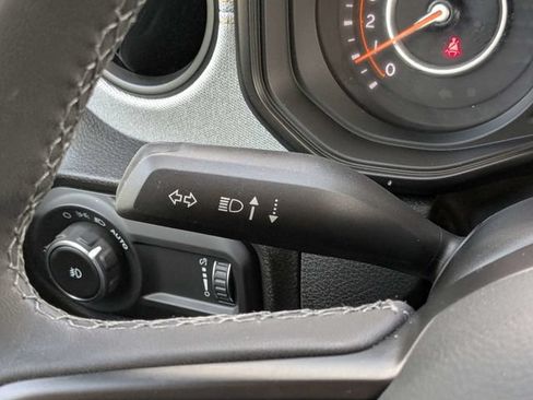 Used 2026 Jeep Wrangler Sport AWD/4WD image 19