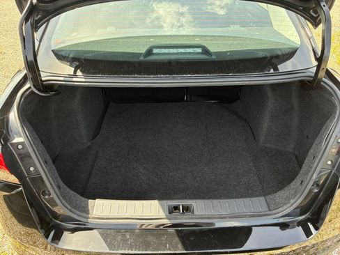 Used 2025 Nissan Versa SV FWD image 25