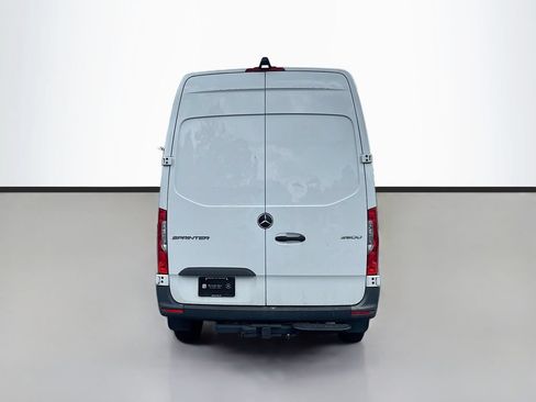 Used 2024 Mercedes-Benz Sprinter 2500 image 4