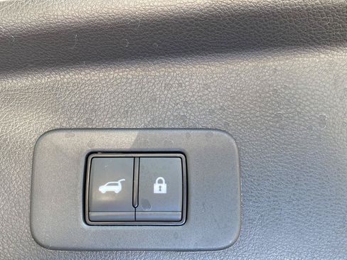 Certified 2025 Nissan Murano SV AWD/4WD image 10