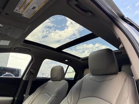 Used 2023 Cadillac XT4 Premium Luxury image 16