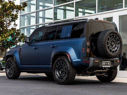 Used 2026 Land Rover Defender 110 OCTA image 8