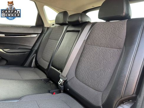 Certified 2025 Kia Seltos S FWD image 14