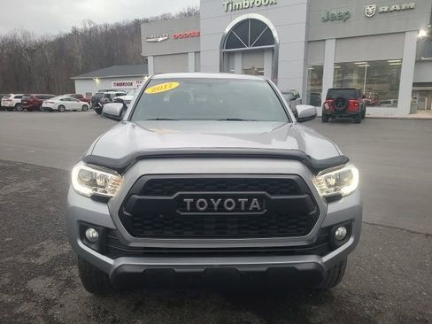 Used 2017 Toyota Tacoma TRD Off-Road image 8