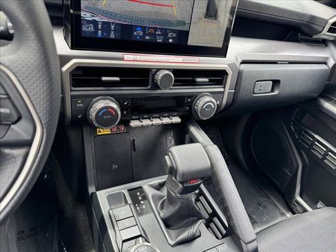 Certified 2025 Toyota 4Runner TRD Off-Road Premium AWD/4WD image 15