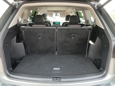 Certified 2025 Volkswagen Atlas Peak Edition SE AWD/4WD image 18