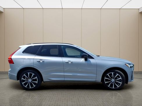 Used 2023 Volvo XC60 B5 Plus w/ Climate Package AWD/4WD image 7